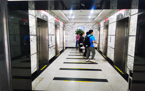 韦伯时代中心电梯 